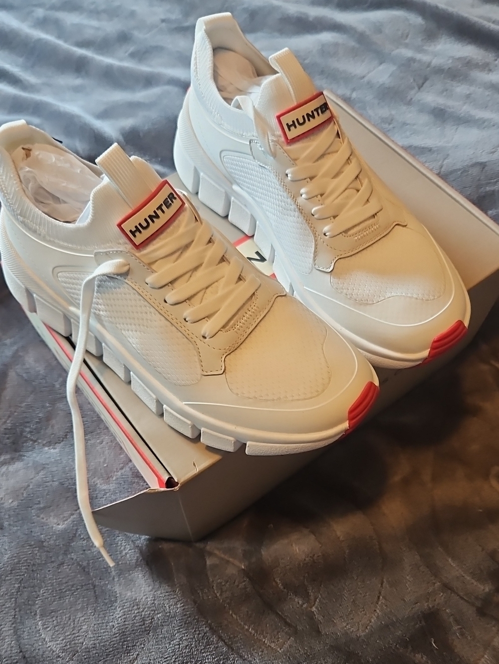 Hunter White Sneakers with Red Trim